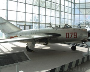 Coreea, in coltul rosu: MiG-15
