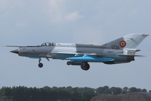 MiG-21 Lancer cu Rafael LITENING - Sursa: airplane-pictures.net