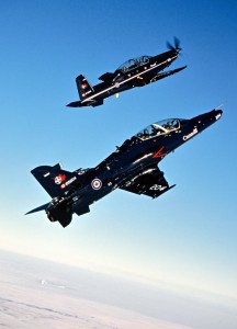 NFTC Hawk si T-6B - Sursa: defenseindustrydaily.com