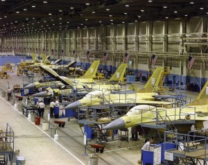 Linia de asamblare a F-16 de la Fort Worth - Sursa: star-telegram.com