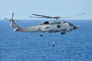 MH-60R ALFS Dipping Sonar, sa se dea la toti - Sursa: navy.gov.au
